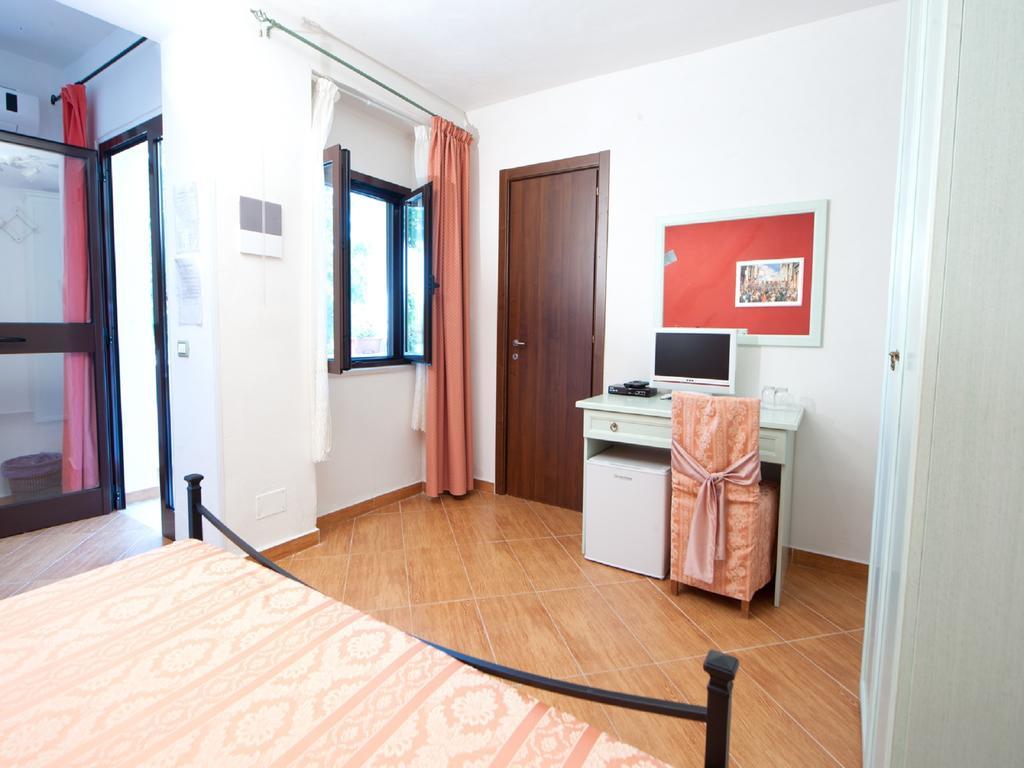 B&B La Formichina Пешичи Екстериор снимка