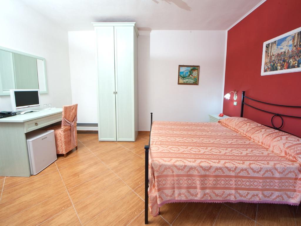 B&B La Formichina Пешичи Екстериор снимка