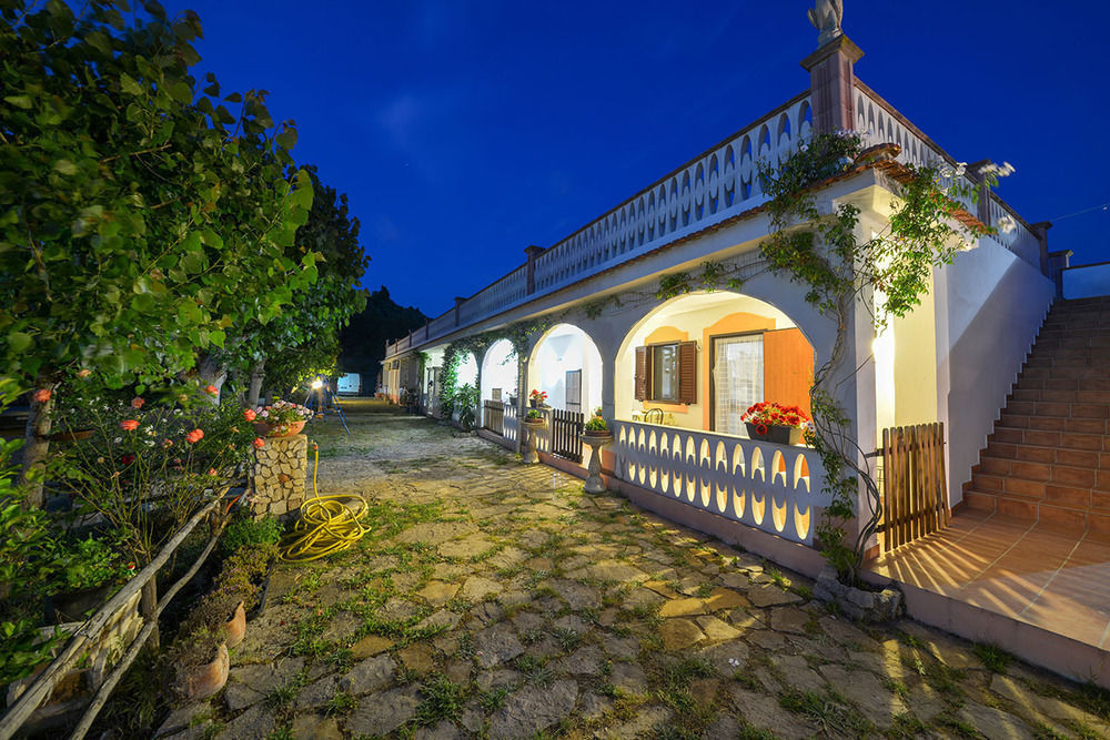 B&B La Formichina Пешичи Екстериор снимка