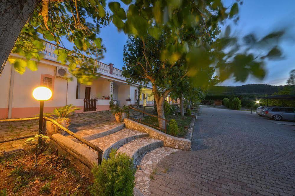 B&B La Formichina Пешичи Екстериор снимка